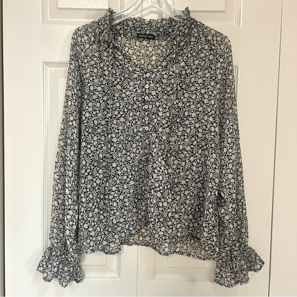 NWOT Robertson + Rodeo Black/Beige Floral Blouse
